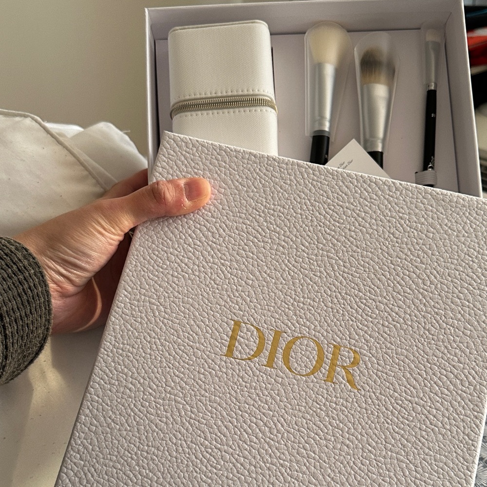 Dior Luxurious White Brush Set